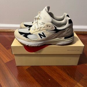New Balance Classics U993WS Sneakers